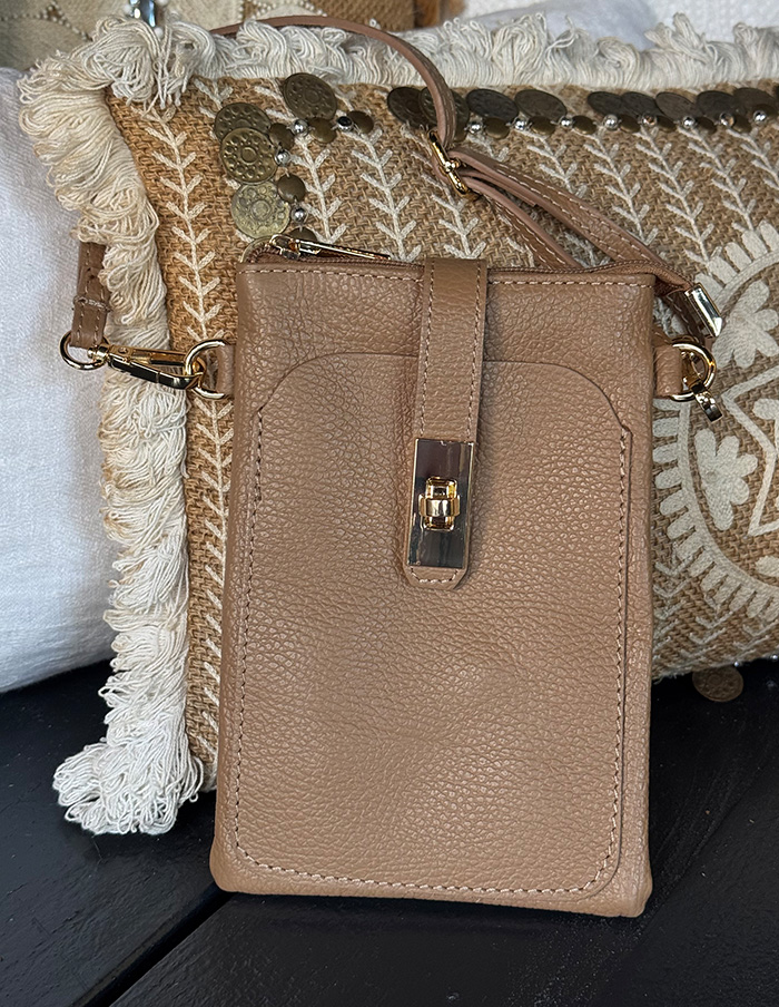 Tas Sky Nude